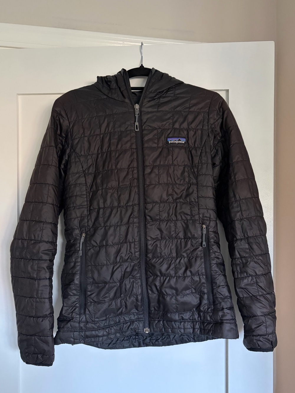 Patagonia women’s packable Nano puff jacket size XS black